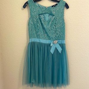 ♥️ Papaya cocktail dress size L bluish green bow detail